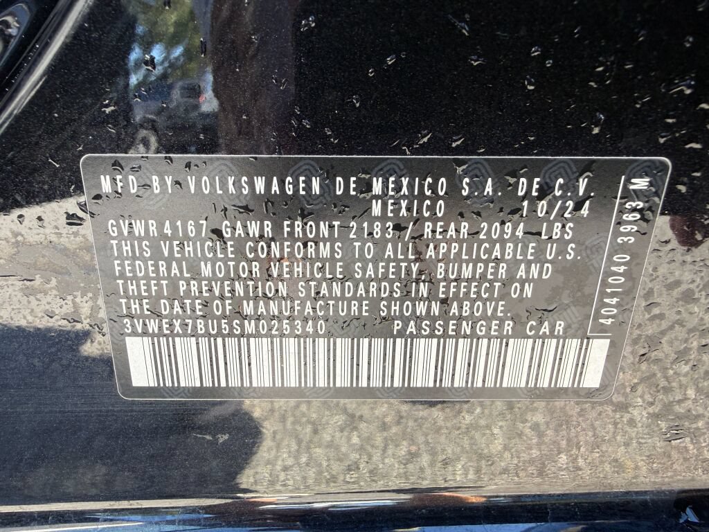 Used 2025 Volkswagen Jetta SE FWD image 32
