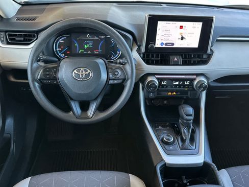 Used 2024 Toyota RAV4 XLE AWD/4WD image 15