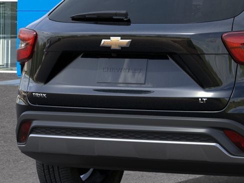 New 2026 Chevrolet Trax LT w/ LT Convenience Package FWD image 38