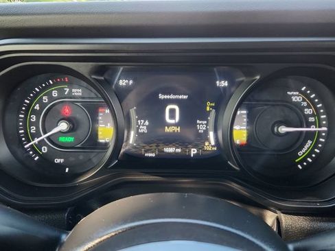 Used 2025 Jeep Wrangler Unlimited Sahara AWD/4WD image 39
