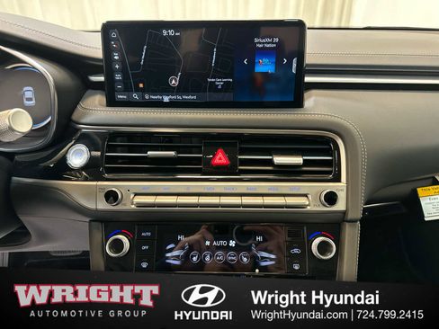 Certified 2025 Genesis G70 2.5T image 25