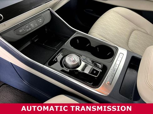 Used 2025 Kia Carnival EX FWD image 16