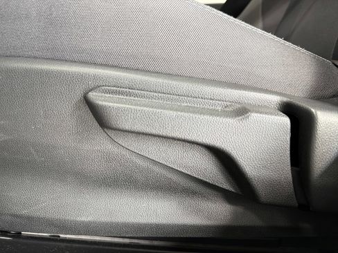 Certified 2025 Subaru Crosstrek 2.0i Premium image 20