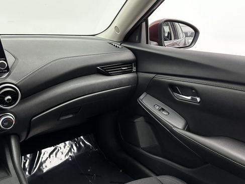 Used 2024 Nissan Sentra SV image 27