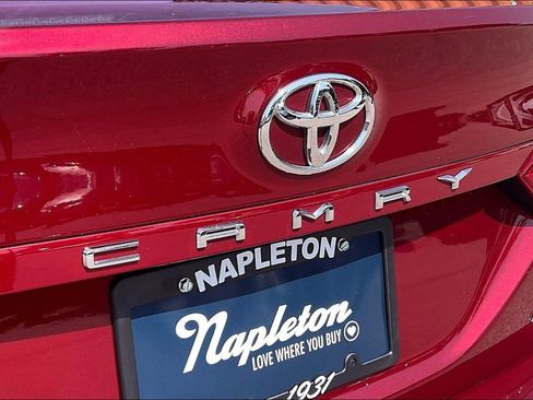 Used 2019 Toyota Camry LE FWD image 31