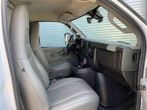 Used 2022 Chevrolet Express 4500 Extended w/ Power Convenience Package image 24