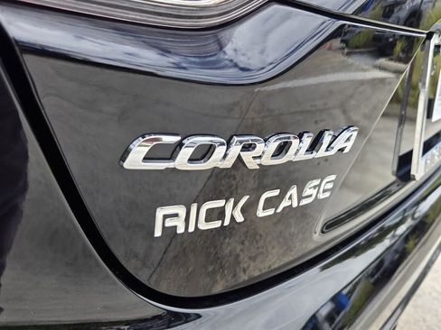 Used 2025 Toyota Corolla SE w/ SE Premium Package image 14