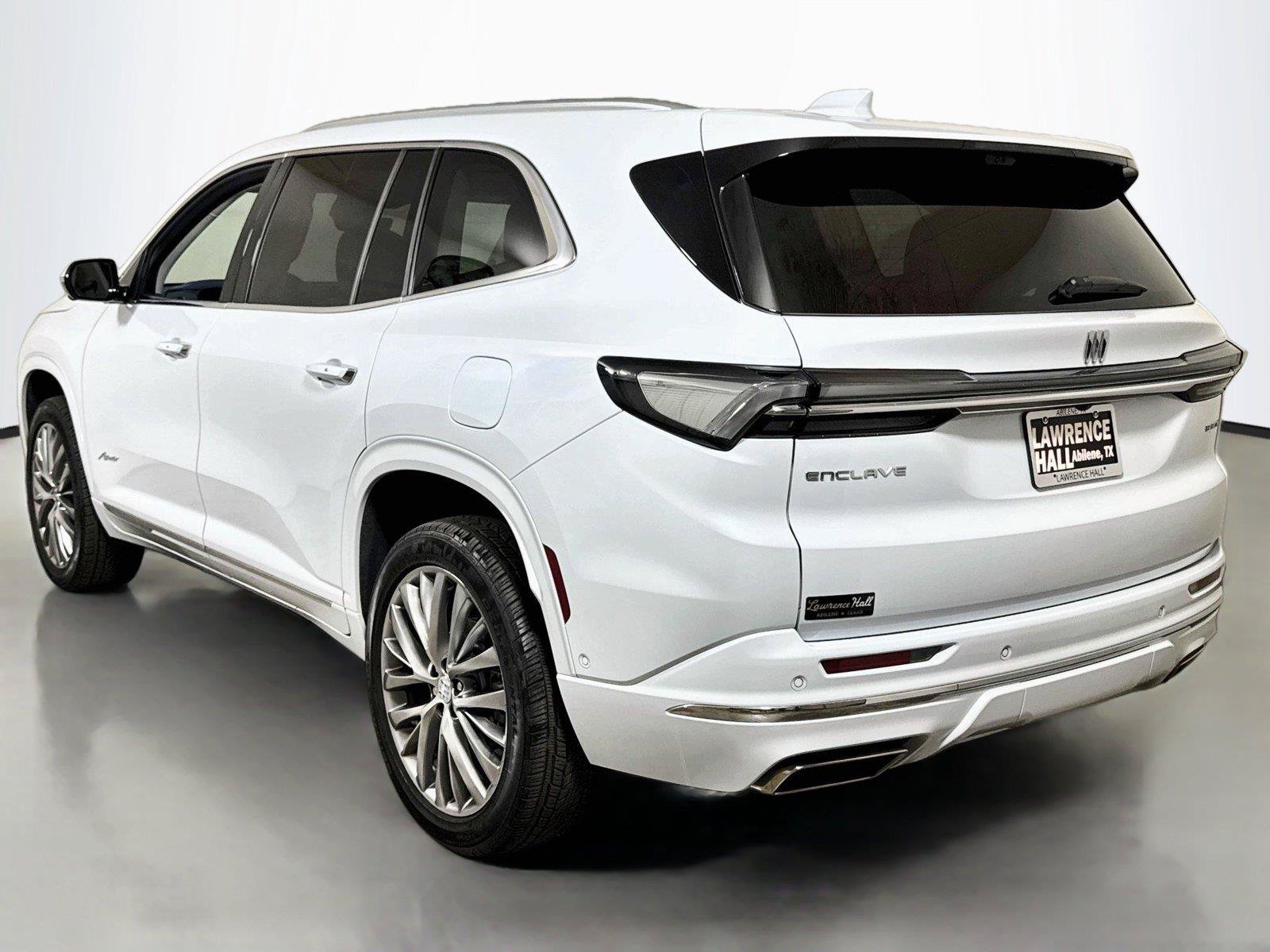 Used 2026 Buick Enclave Avenir w/ Super Cruise Package FWD image 6