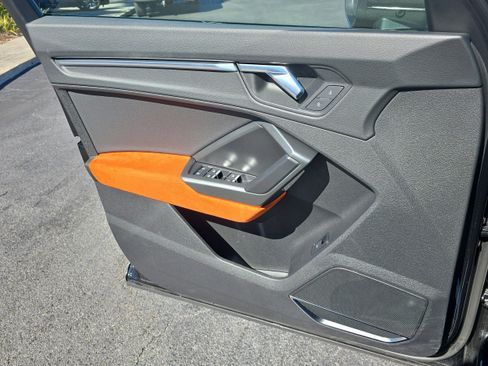 Used 2020 Audi Q3 2.0T Premium Plus image 16