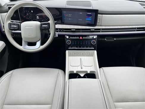 Used 2025 Hyundai Santa Fe Calligraphy image 16