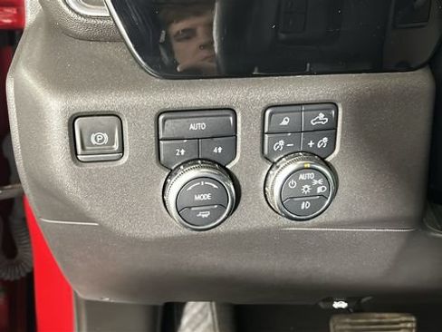 Used 2024 GMC Sierra 1500 SLT w/ SLT Convenience Package AWD/4WD image 19