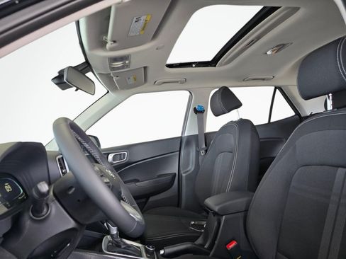 New 2026 Hyundai Venue SEL FWD image 18
