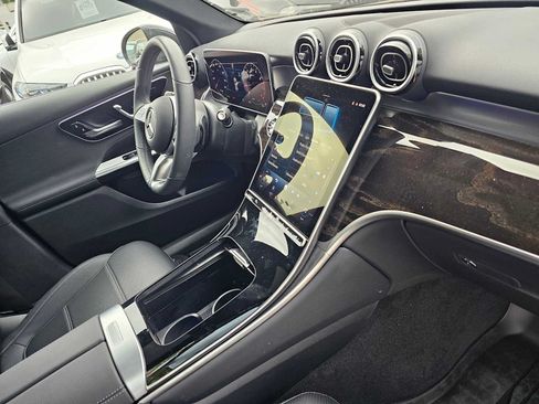 Used 2026 Mercedes-Benz GLC 300 4MATIC image 11