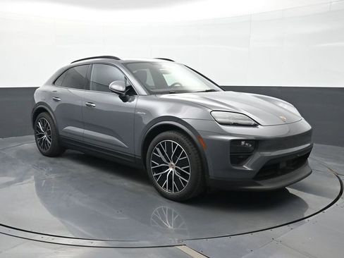 Used 2025 Porsche Macan Electric RWD image 25