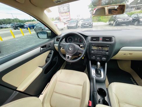 Used 2013 Volkswagen Jetta SE FWD image 15