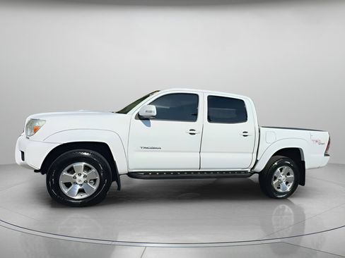 Used 2013 Toyota Tacoma PreRunner image 14