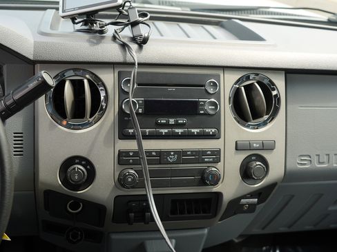Used 2014 Ford F250 XLT AWD/4WD image 24
