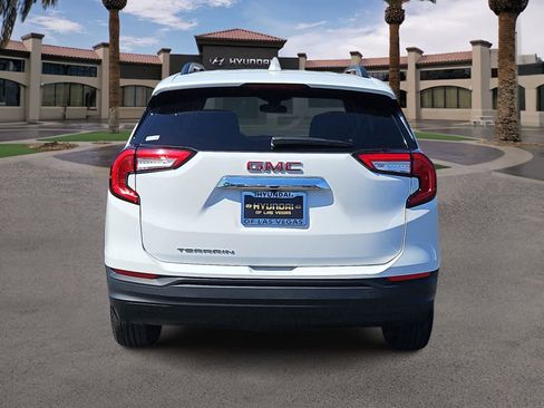 Used 2022 GMC Terrain SLE w/ Driver Convenience Package FWD image 7