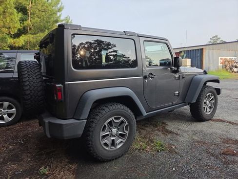 Used 2018 Jeep Wrangler Rubicon w/ Power Convenience Group AWD/4WD image 6
