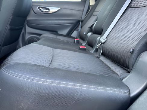 Used 2017 Nissan Rogue SV AWD/4WD image 15