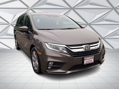 Used 2019 Honda Odyssey EX image 2