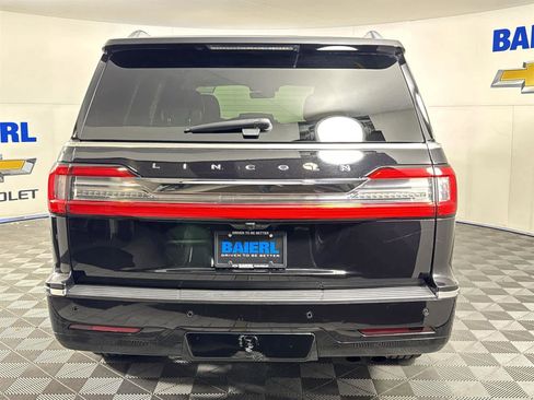 Used 2019 Lincoln Navigator Select image 4