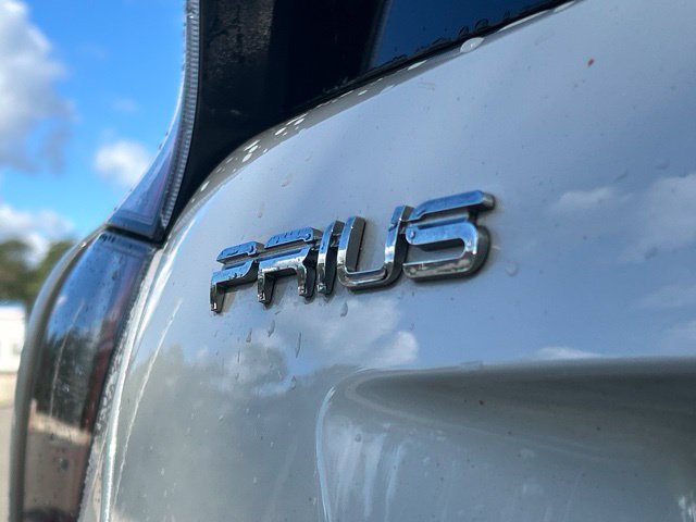 Used 2016 Toyota Prius Three Touring FWD image 12