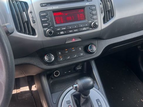 Used 2015 Kia Sportage LX image 2