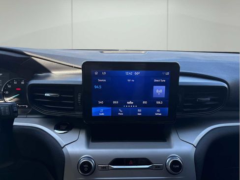 Used 2023 Ford Explorer XLT image 21