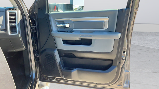 Used 2017 RAM 3500 SLT w/ Luxury Group AWD/4WD image 22