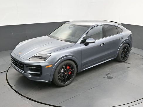 New 2026 Porsche Cayenne GTS image 24
