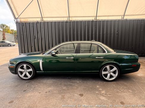 Used 2008 Jaguar XJ8 image 4