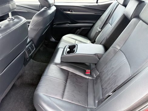 Used 2025 Toyota Camry XSE FWD image 9