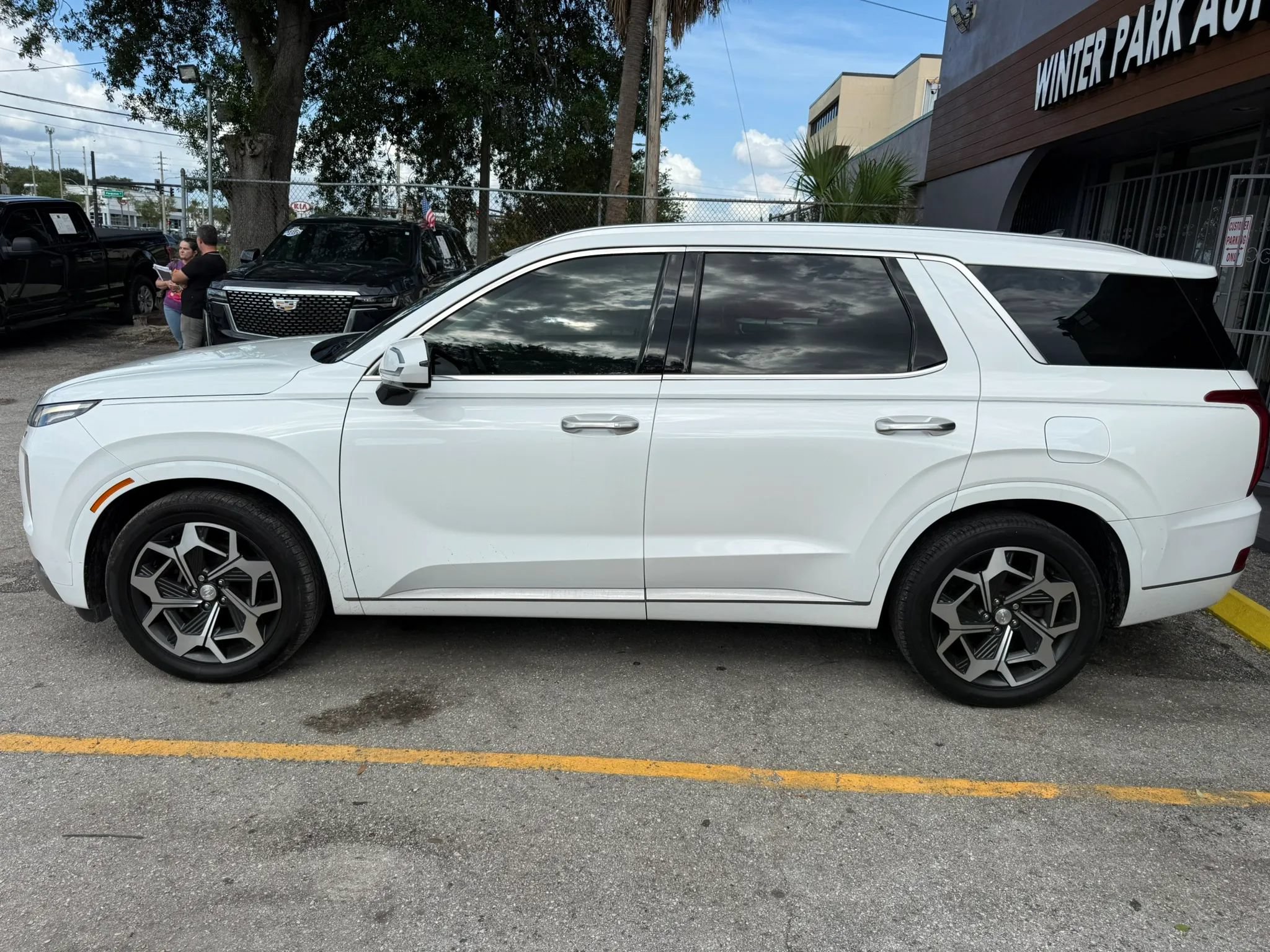 Used 2022 Hyundai Palisade Calligraphy FWD image 4