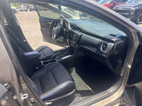 Used 2018 Toyota Corolla SE FWD image 13