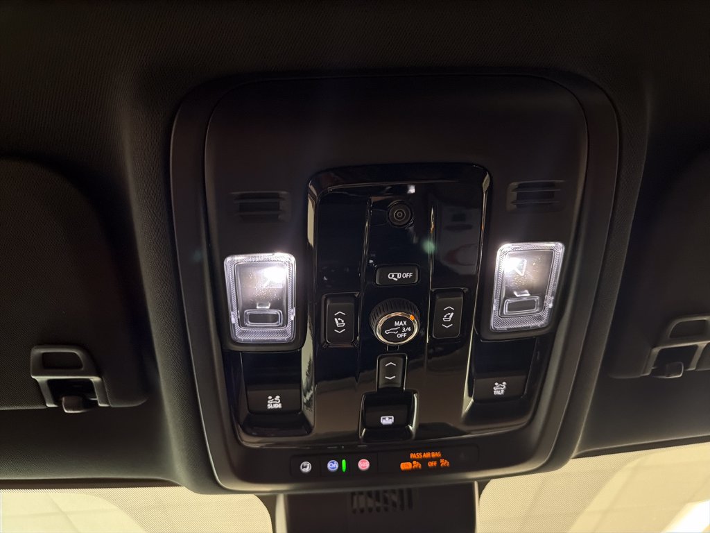 New 2026 Chevrolet Tahoe High Country w/ Sun And Tow Package AWD/4WD image 18
