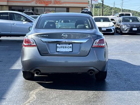 Used 2015 Nissan Altima 2.5 S w/ Power Driver Seat Package FWD image 4