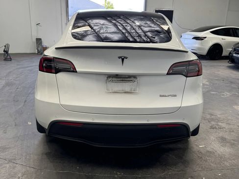 Used 2022 Tesla Model Y Performance AWD/4WD image 3