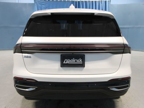 Used 2025 Lincoln Nautilus Premier image 34