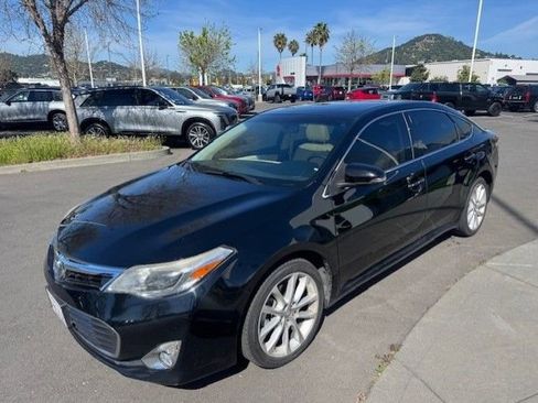 Used 2013 Toyota Avalon XLE Touring image 3