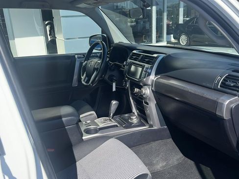 Used 2014 Toyota 4Runner 4WD image 9