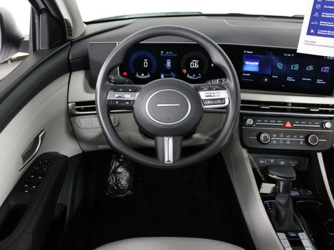 Certified 2026 Hyundai Tucson SE FWD image 8