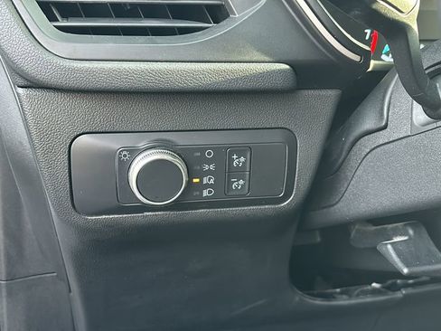 Used 2020 Ford Escape SE image 15