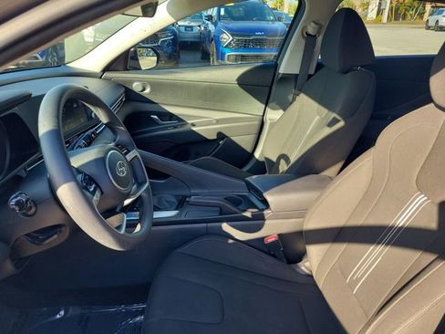 Used 2022 Hyundai Elantra SEL image 18