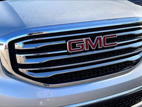 Used 2018 GMC Acadia SLT AWD/4WD image 31