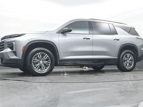 Certified 2025 Chevrolet Traverse LT image 28