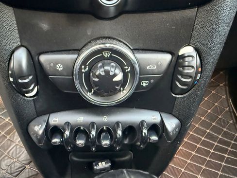 Used 2011 MINI Cooper Convertible image 23