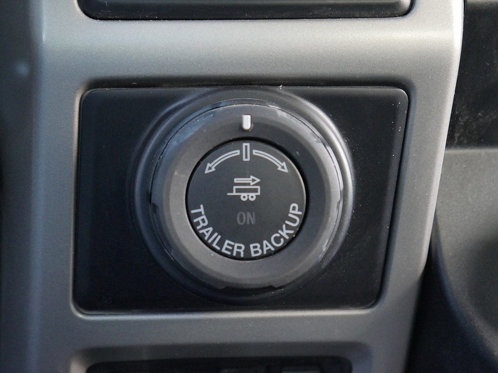Used 2016 Ford F150 Lariat w/ Equipment Group 502A Luxury AWD/4WD image 40