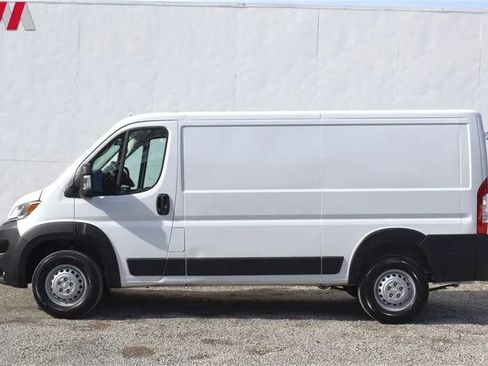 Used 2025 RAM ProMaster 2500 w/ U-Haul Equipment Group FWD image 9