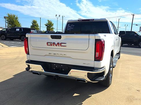 Used 2025 GMC Sierra 1500 SLT AWD/4WD image 9